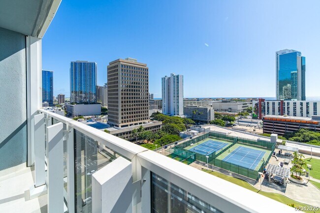 Building Photo - 2 BD/2 BA/2 Parking Condo in the Moana Pacific
