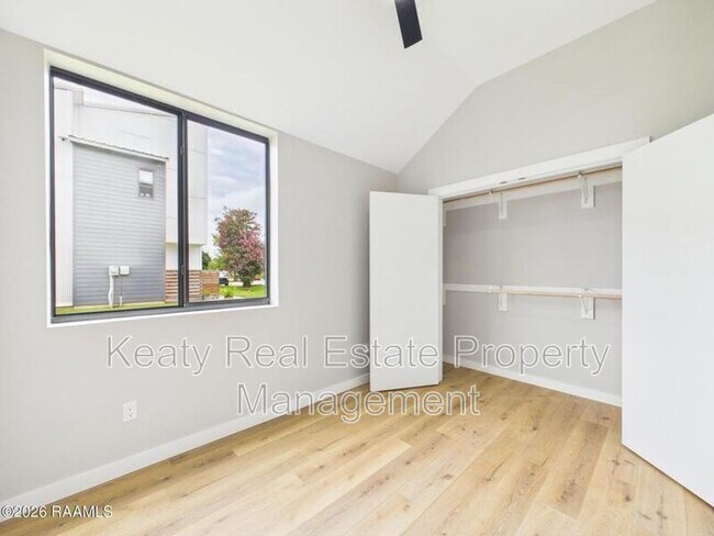 Building Photo - 1120S Washington Street - Unit 201