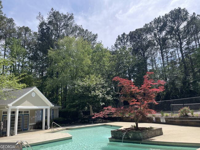 Building Photo - 407 Peachtree Club Dr