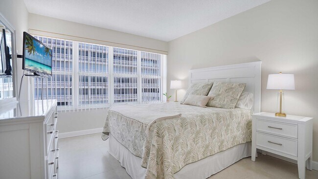 Building Photo - 4010 Galt Ocean Dr