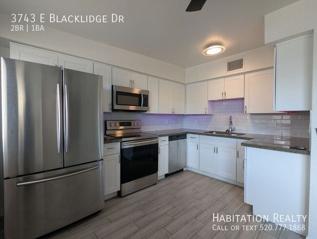 Primary Photo - 3743 E Blacklidge Dr