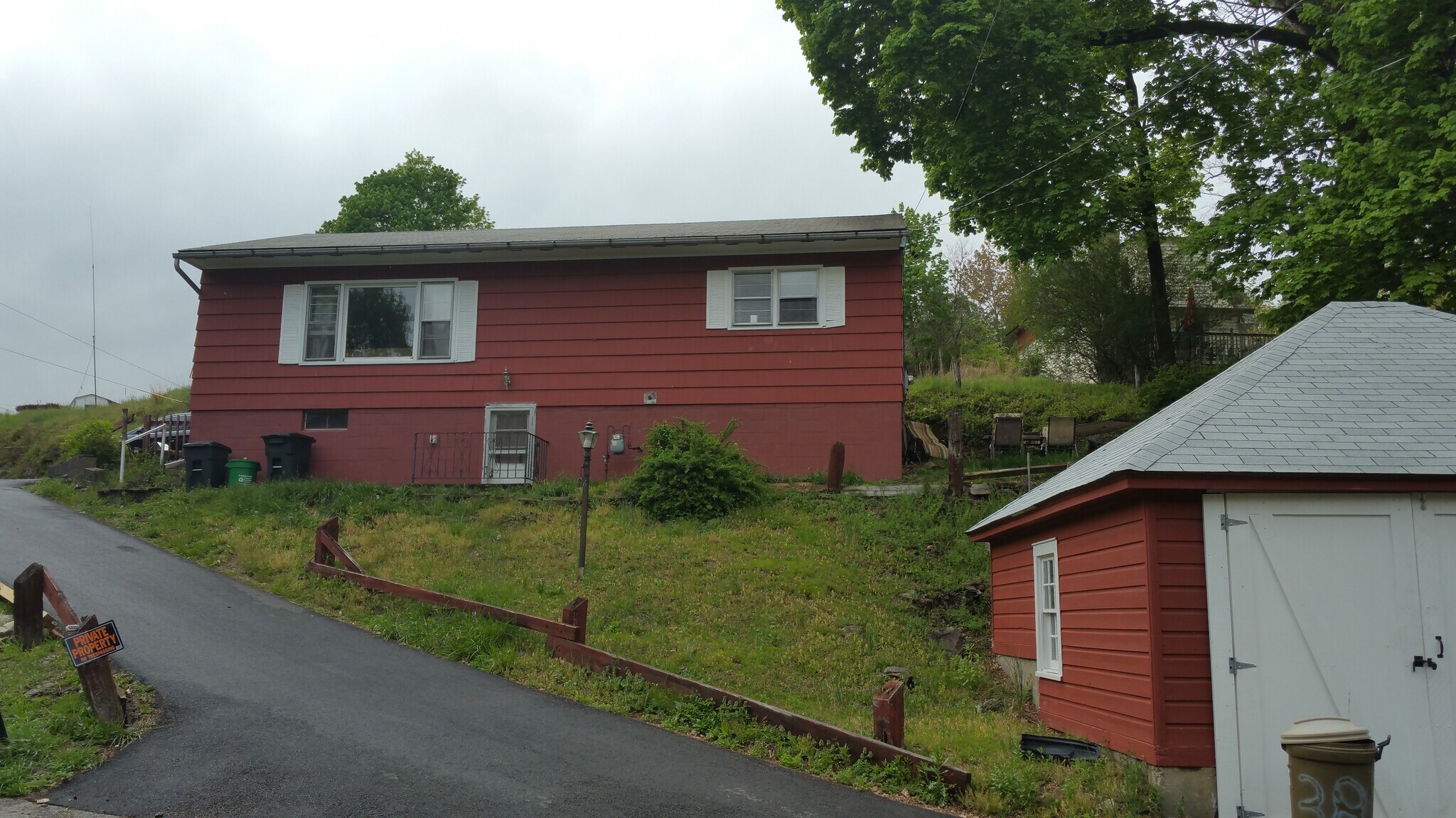 Building Photo - 36 Cherry Ave
