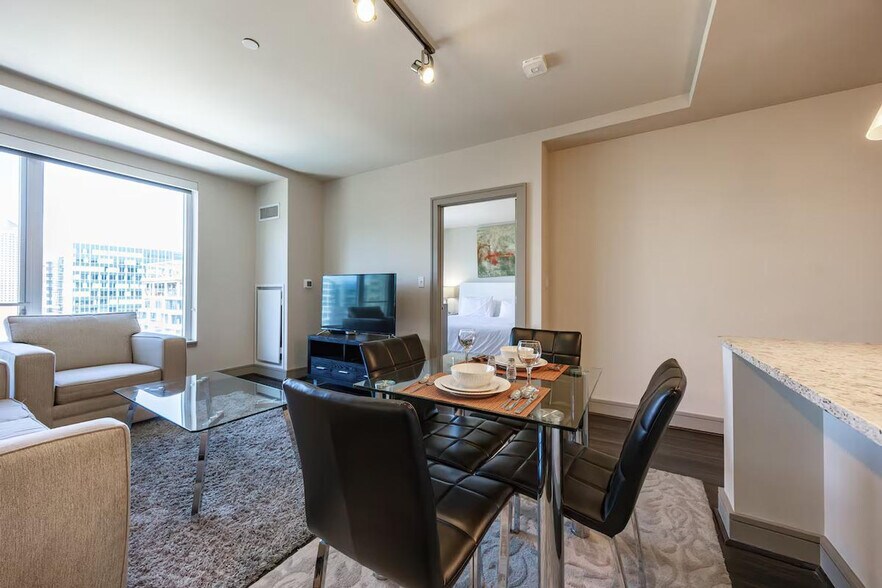 Building Photo - 100 Pier 4 Blvd.