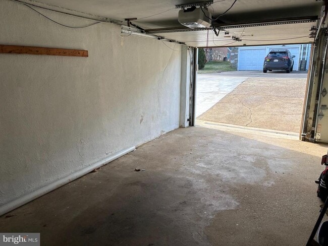 Building Photo - 1220 Fuller St