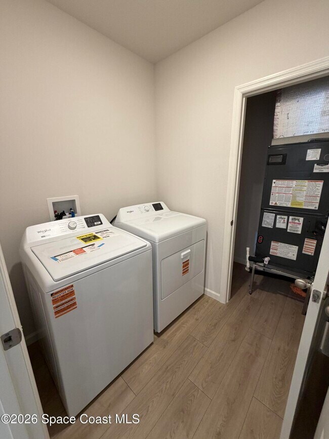 Building Photo - 1434 Garabaldi Cir SE