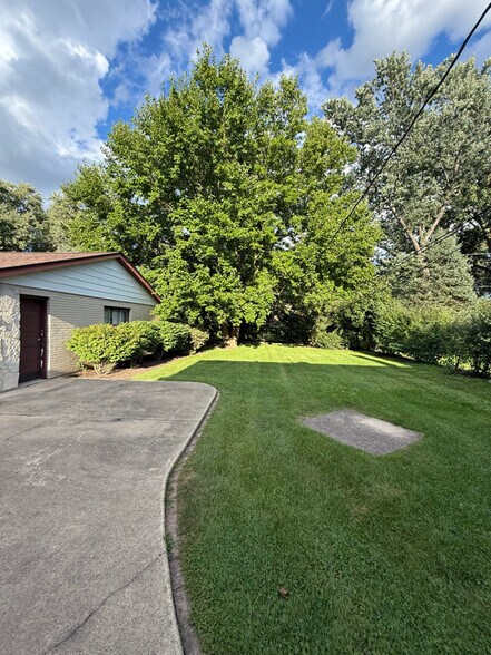 Building Photo - 1007 N Gibbons Ave