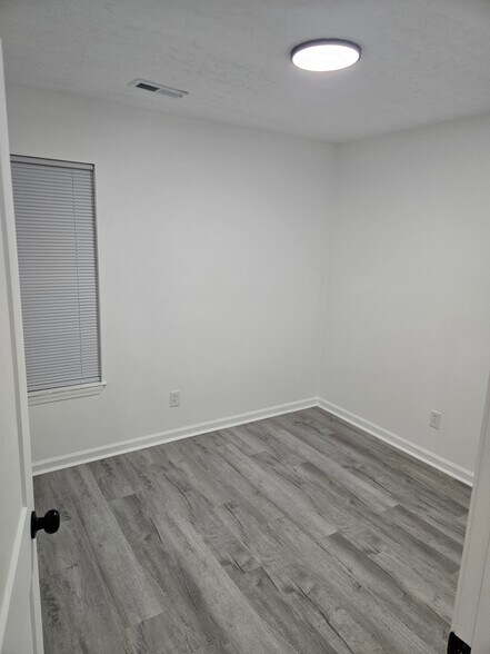 Building Photo - 848 S 23rd St