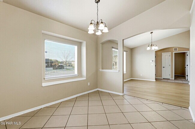 Building Photo - 732 Desert Sage Dr