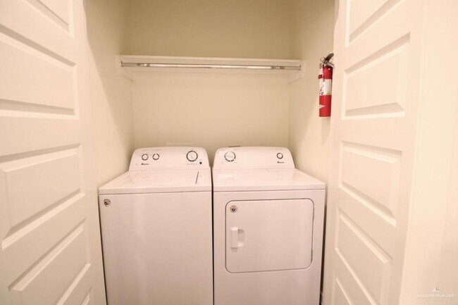 Building Photo - 8 Teague Ave