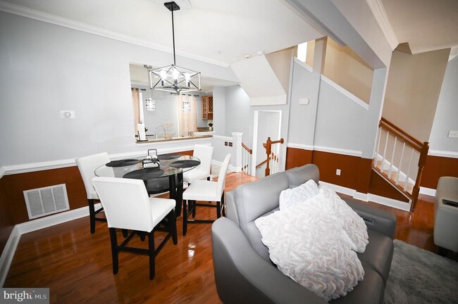 Building Photo - 9310 Paragon Way