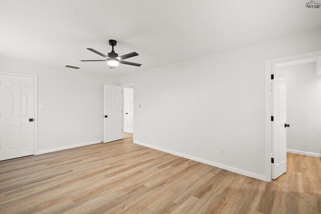 Building Photo - 5 Chanute Cir