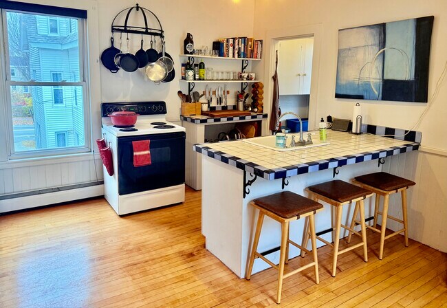 Building Photo - 95 Beckett St