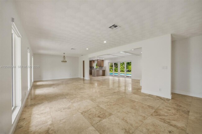 Building Photo - 13240 SW 70th Ave