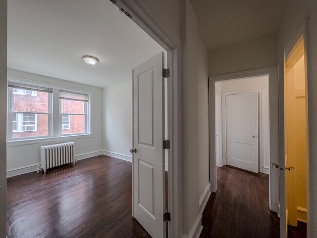 Building Photo - Folcroft Courts Apartments