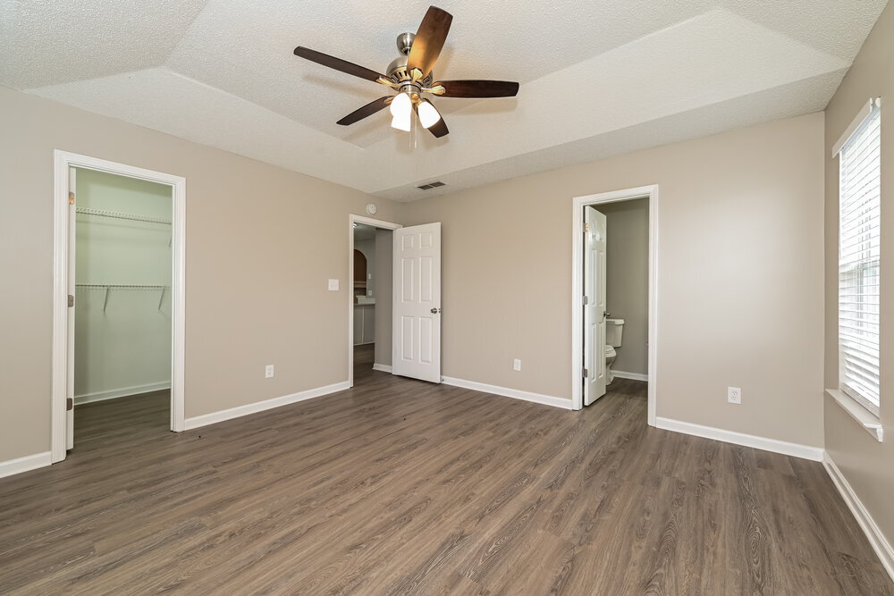 Building Photo - 6725 Biscayne