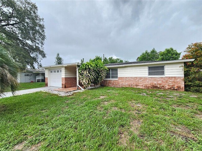 Building Photo - 1702 Aqua Ln