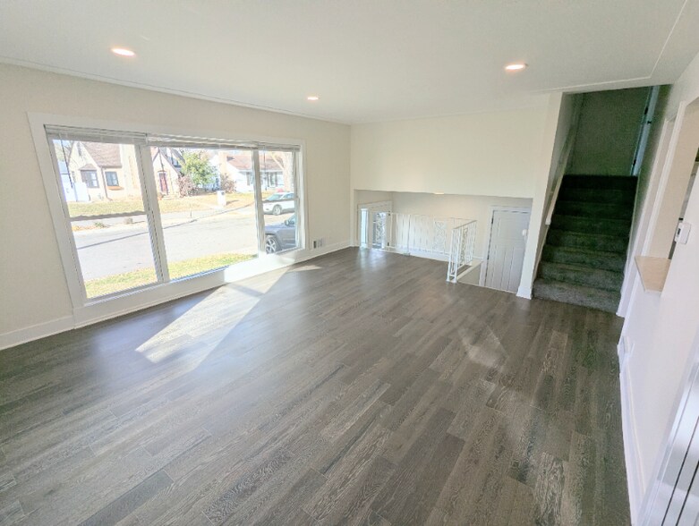 Building Photo - 4248 Regent Ave N