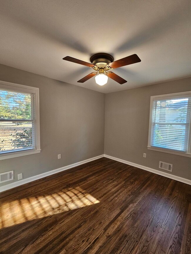 Building Photo - 384 Mimosa Cir