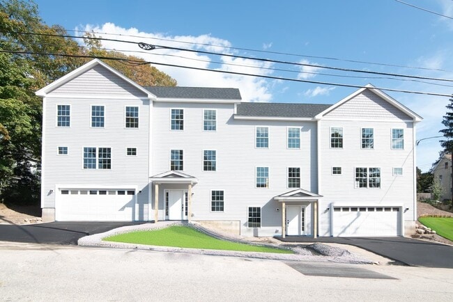 Primary Photo - 575 Hall St