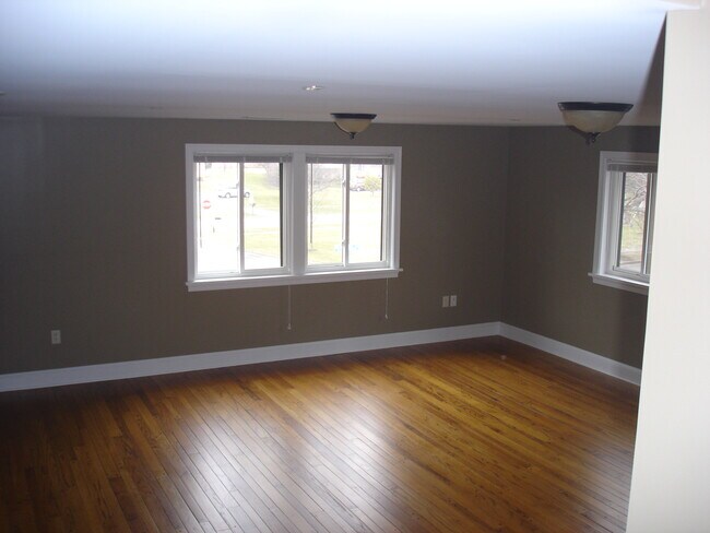 Building Photo - 4Plex - 1104