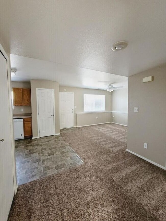 Building Photo - Cozy 2-Bedroom Upper-Level Home in Brookwo...