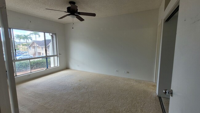 Building Photo - Centrally Located 2bd, 2bath, 2 pkg 1176sq...