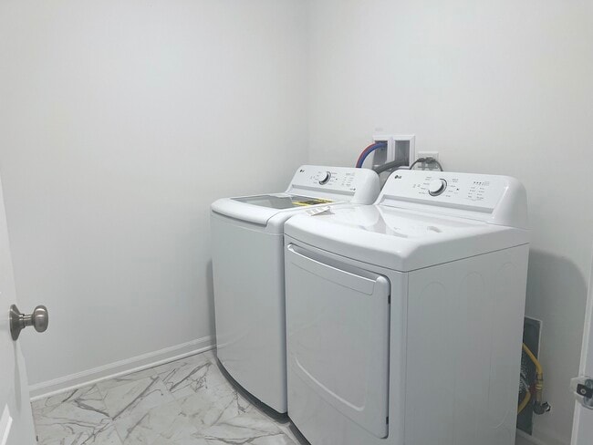 Building Photo - 4221 Chelsea Mnr Cir