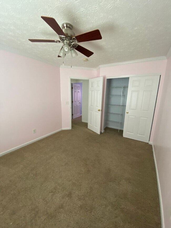 Building Photo - Spacious 4-Bedroom  home for Rent in Fairb...