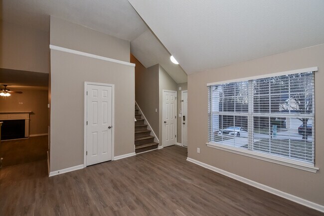 Building Photo - 4140 Clarks Tr