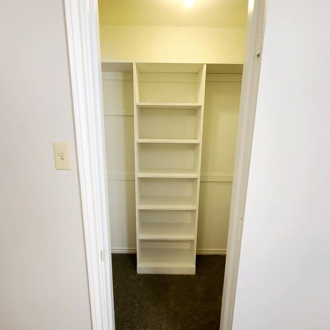 Building Photo - 11350/52 Quail Run St