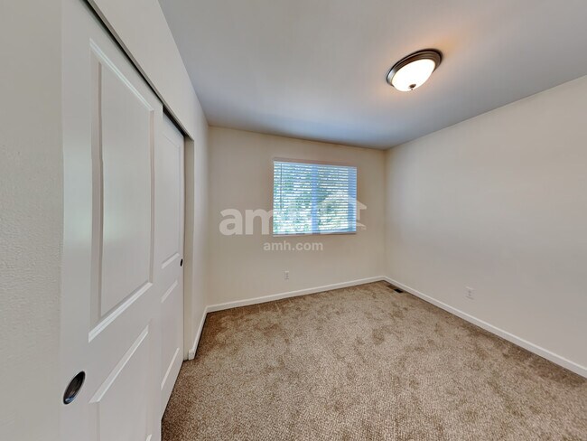 Building Photo - 19105 18th Ave Ct E