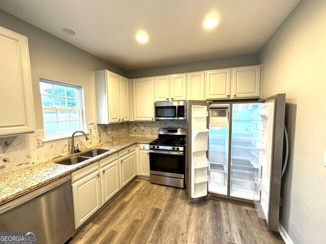 Building Photo - 5496 Village Trace