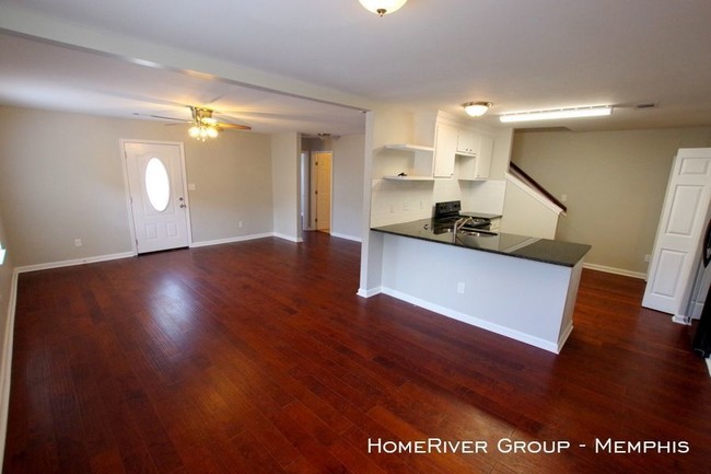 Building Photo - 6923 Parkbrook Ln