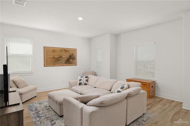 Building Photo - 27 Aqualina Wy