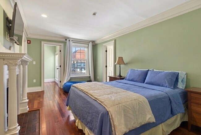 Building Photo - 7 Islington St