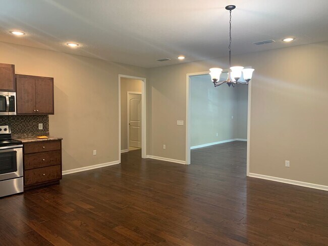 Building Photo - Modern comfort and privacy in the heart of...
