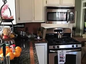 Kitchen 3 - 249 Powell St SE