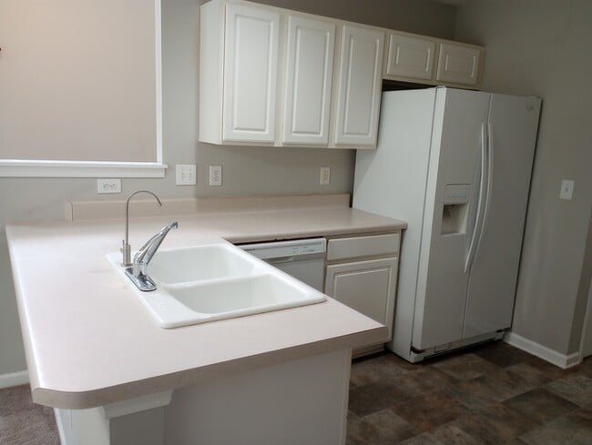 Building Photo - 108 Lacombe Ct