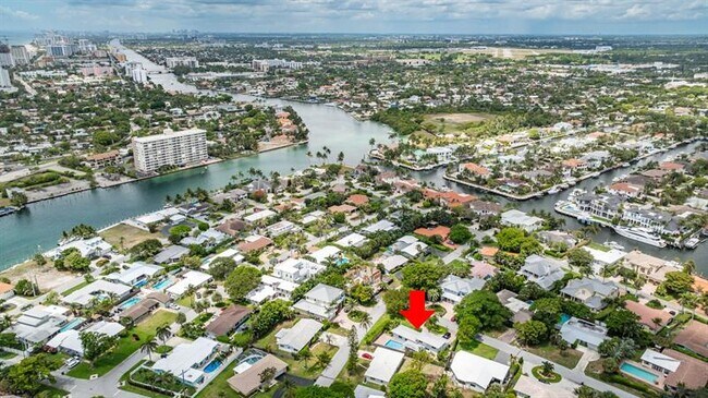 Building Photo - 2616 NE 26th Terrace