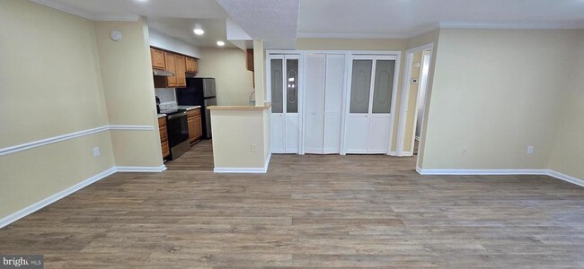 Building Photo - 1625 Carriage House Terrace