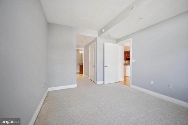 Building Photo - 8220 Crestwood Heights Dr