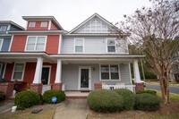 Building Photo - Hampton Forest Three Bedroom townhome clos...