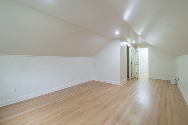 Building Photo - Spacious charmer in the heart of Dilworth ...
