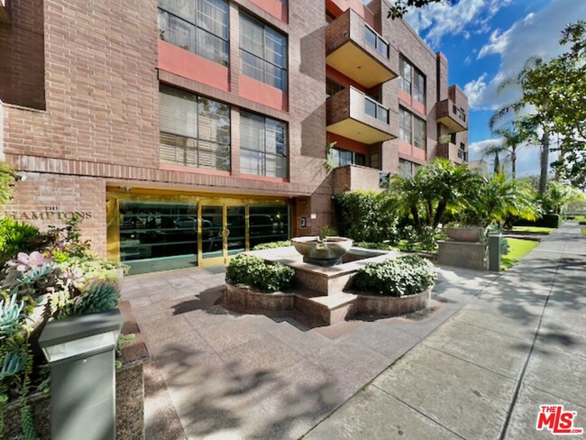 Building Photo - 234 S Gale Dr
