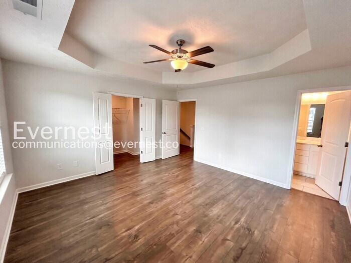 Building Photo - 305 Raines Ct