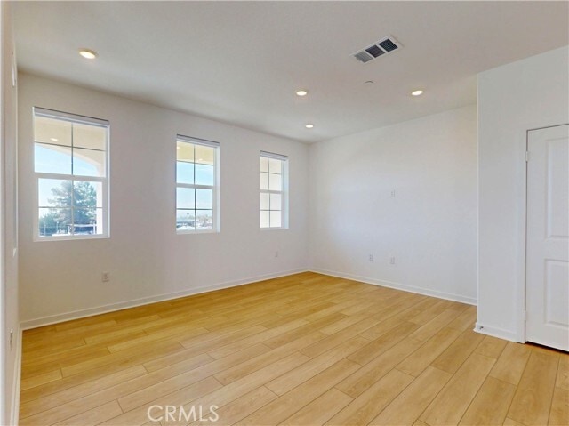 Building Photo - 8421 Gabrielino Ct