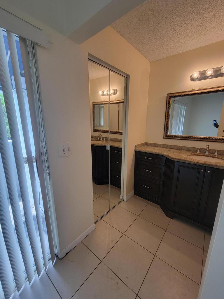 Building Photo - 2306 SW 82nd Ter