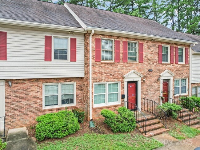 Building Photo - 6436 Old Pineville Rd