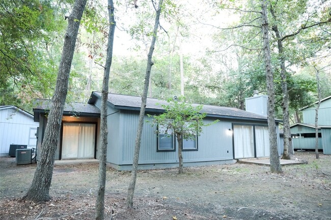 Building Photo - 2709 S Millbend Dr
