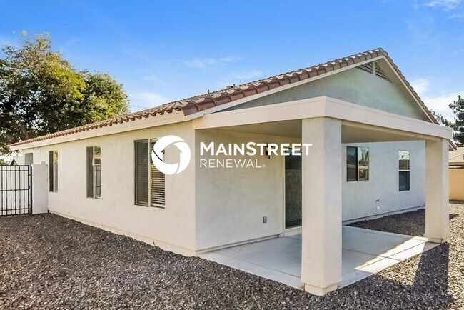 Building Photo - 3 Bedroom Pet-Friendly Home in Phoenix, AZ with Main Street Renewal